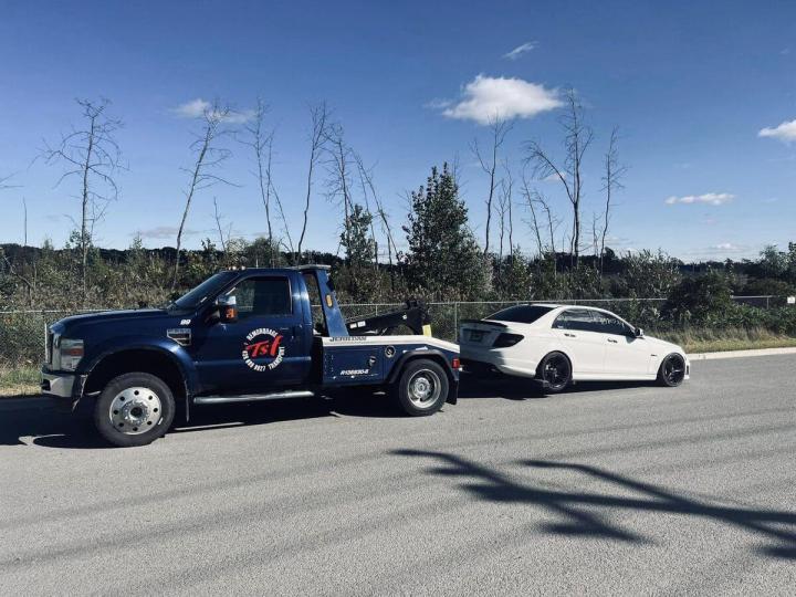 Vehicle towing Mont-Saint-Hilaire